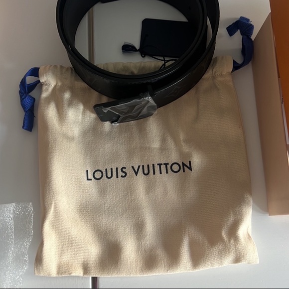 Brand new Louis Vuitton men’s size 90 (36). Never worn - Picture 8 of 8